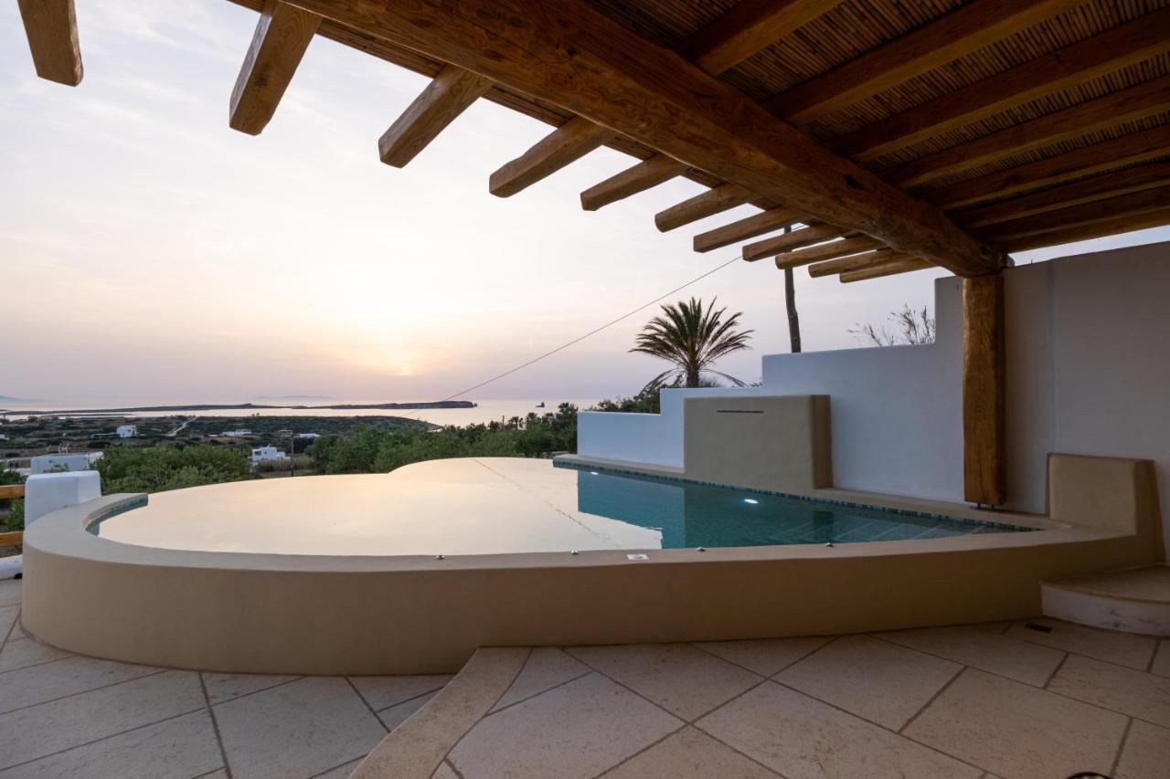 Utopia Suites By Anna Platanou Ajía Iríni Páru Kültér fotó