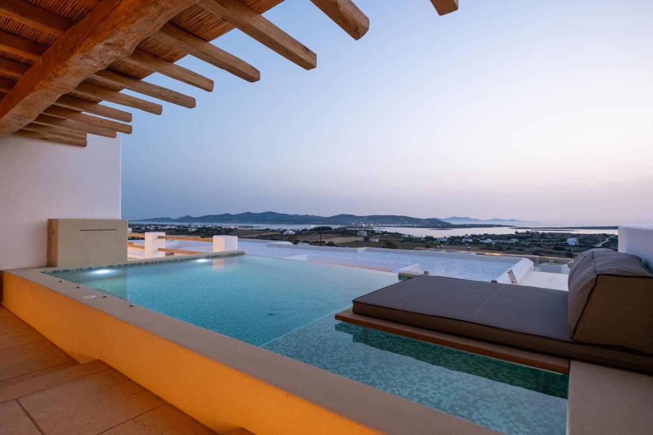 Utopia Suites By Anna Platanou Ajía Iríni Páru Kültér fotó