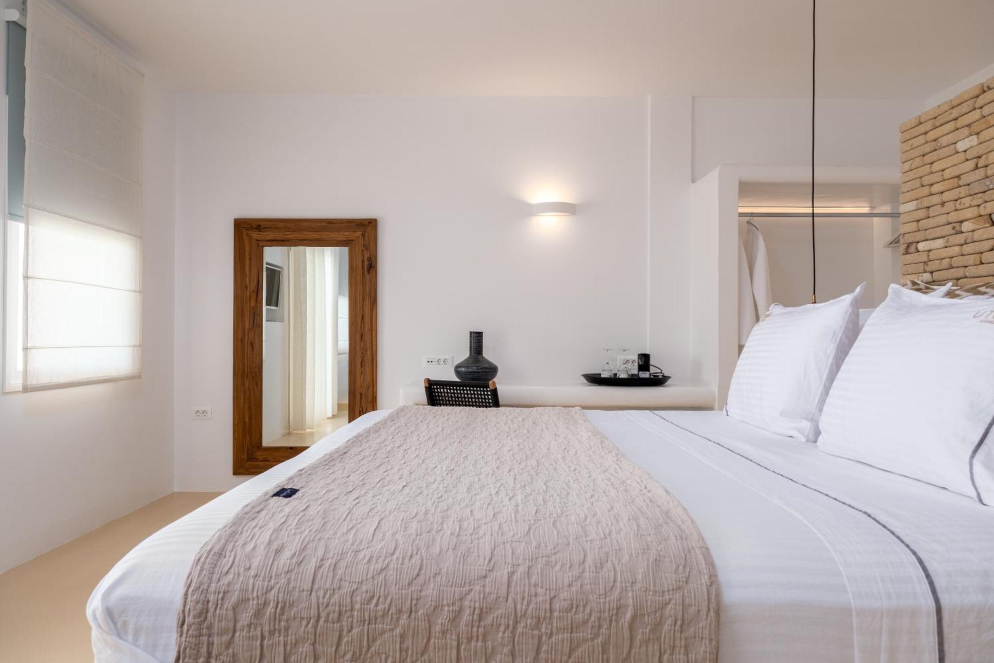 Utopia Suites By Anna Platanou Ajía Iríni Páru Kültér fotó
